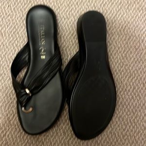 Women’s black sandals